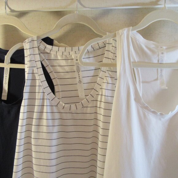 Lot of 3 LULULEMON Love Tanks - Picture 4 of 4